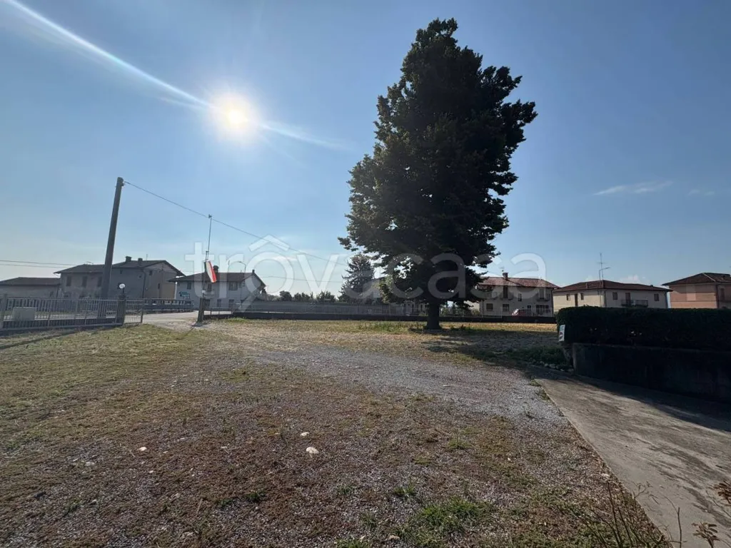 Jardin - Bifamiliar Villa with Commercial Space in Fossano