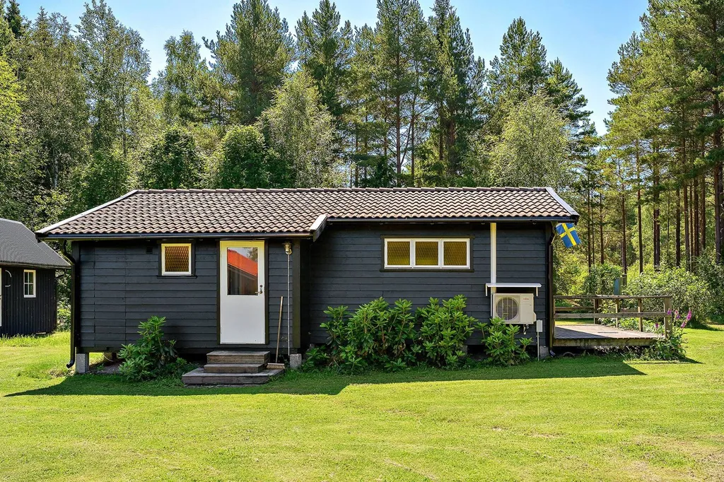 Välivaade - 1973 Cottage with Garden on Mårön