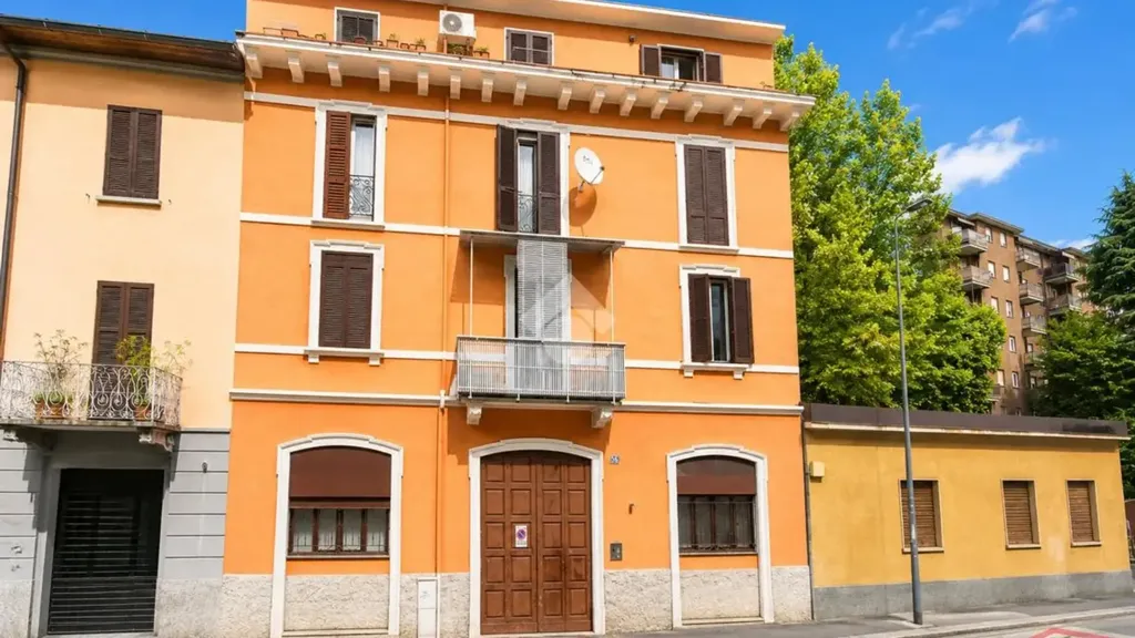 Extérieur - Modernised Triplex in Milan's Quiet Court