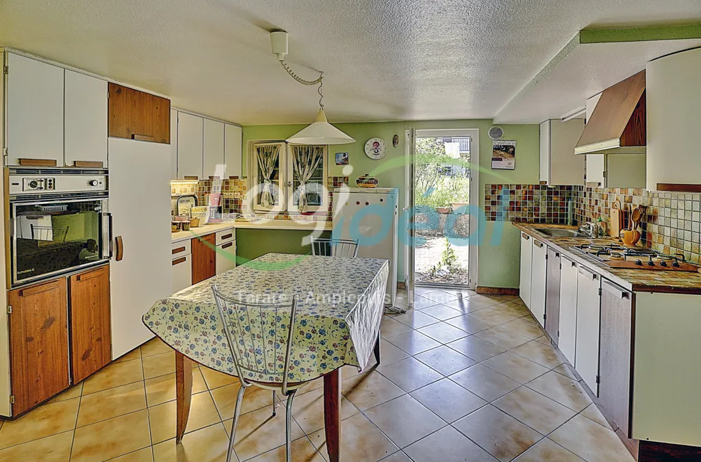 Kitchen - House with Garden in Lyon Suburb