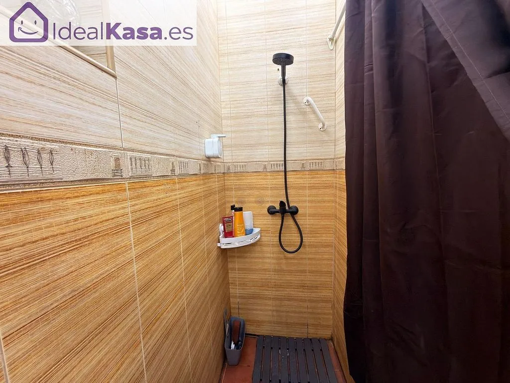 Vannitoad - 3-Bedroom Flat with Terrace in Los Pájaros