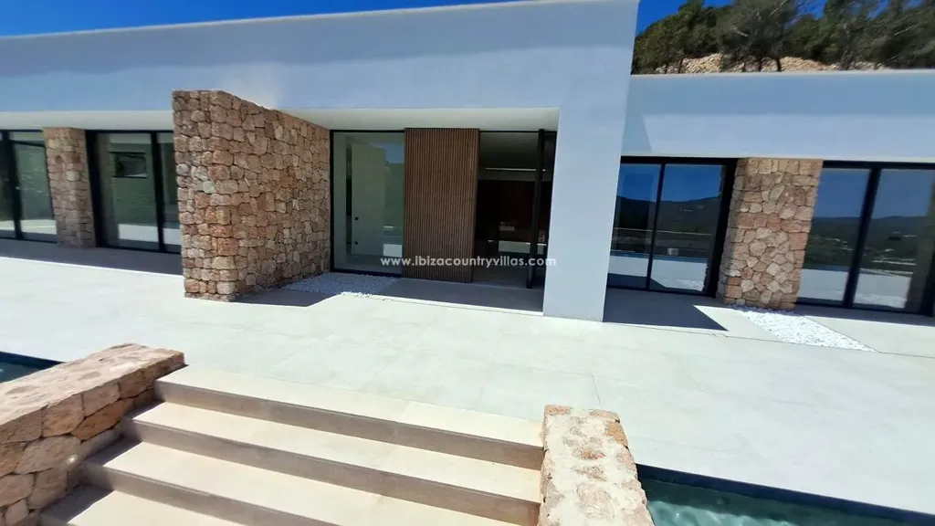 4 magamistoaga maja asukohas Santa Eularia des Riu