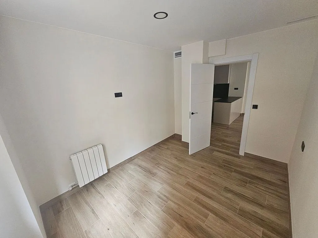 Rooms - Bright 2-Bedroom Flat in Jesús District, Zaragoza
