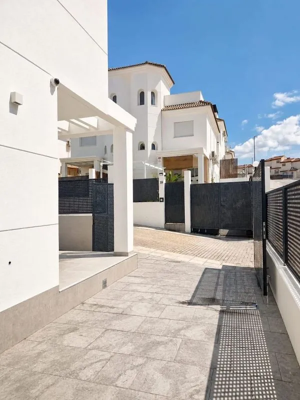 Välivaade - Contemporary Chalet with Pool in San Fulgencio