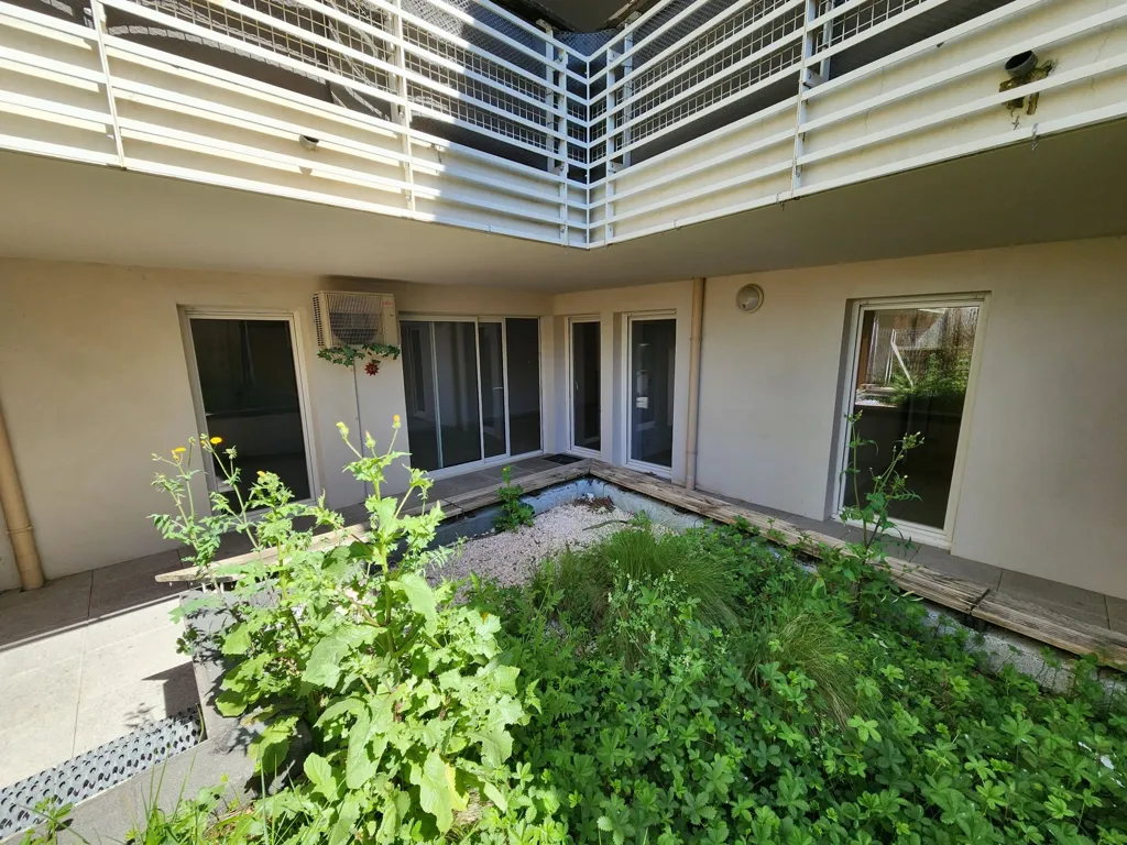 Jardin - Appartement avec Terrasse et Parking près de l'Université