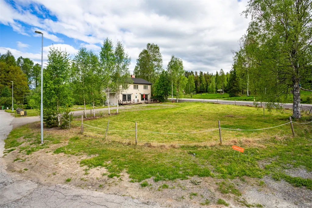 Aed - 2-Storey Villa with Workshop in 795000 SEK