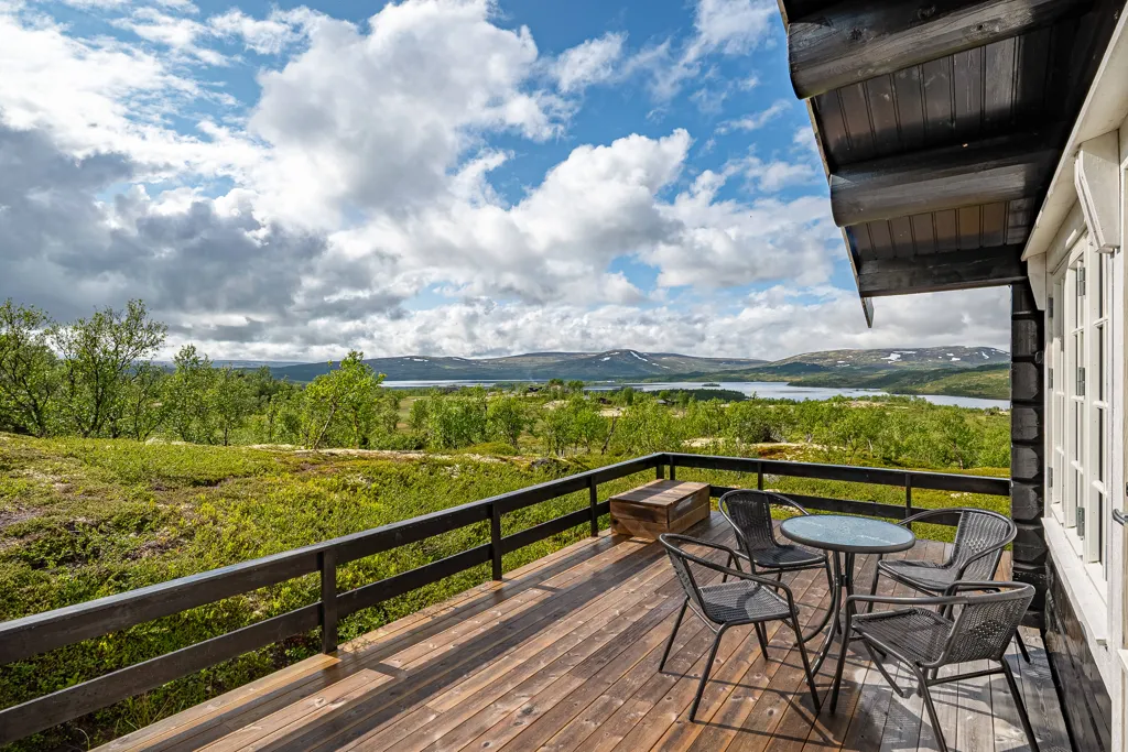 Terrasse - Traditional Timber Cabin with Mountain Views in Ålen