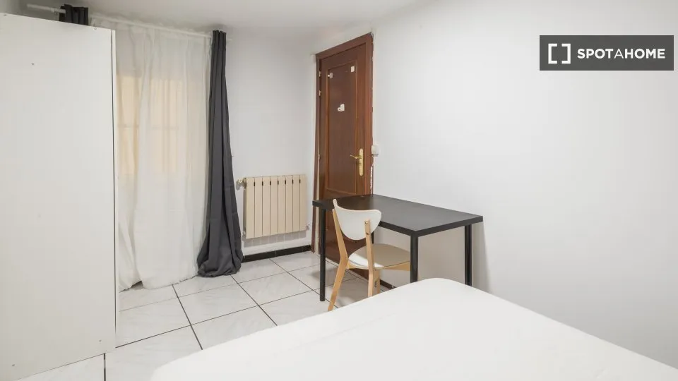 Magamistoad - 11-toaline korter asukohas Madrid Capital