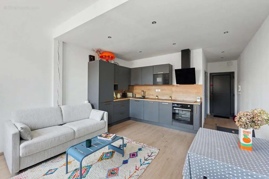 Séjour - Appartement Contemporain au Calme à Blagnac