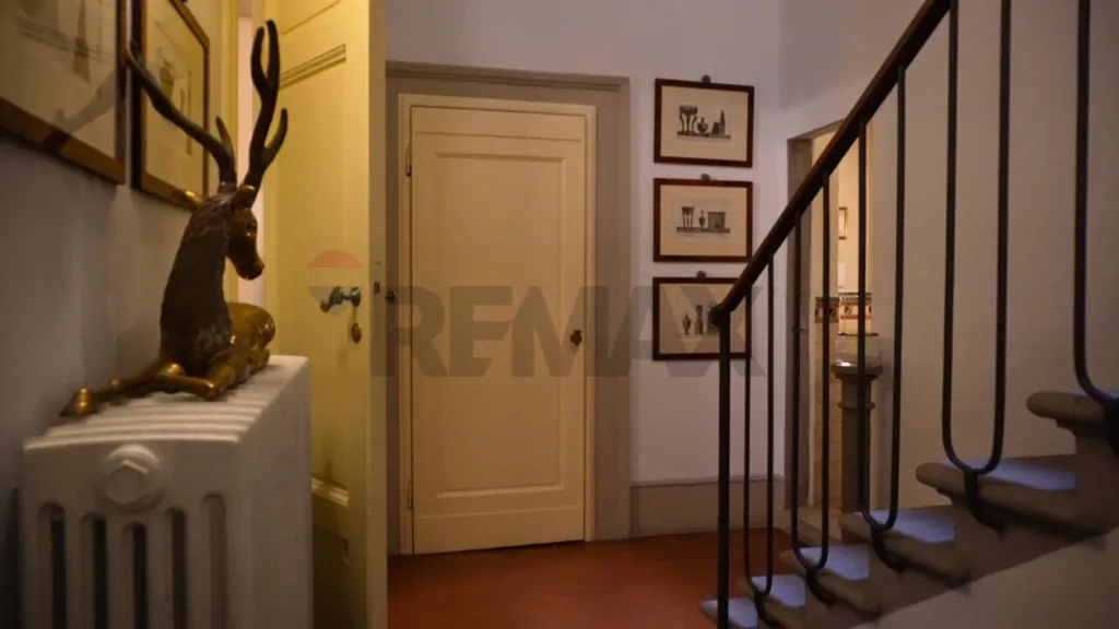 Pièces - Historic Villa with Panoramic Terrace in Lastra a Signa