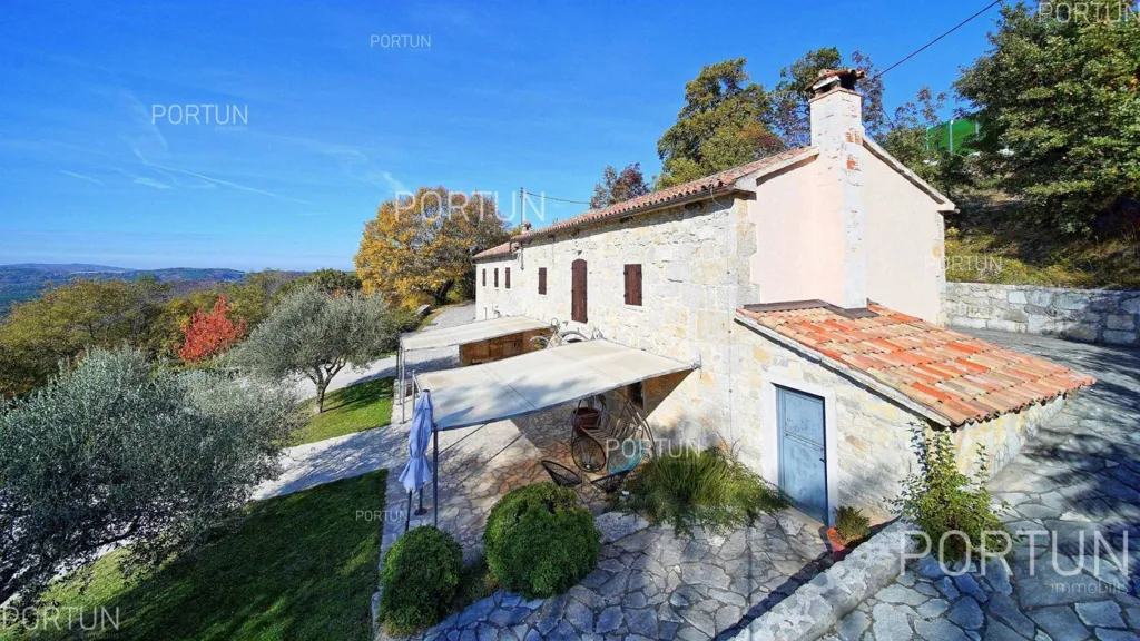 Vue aérienne - Renovated Estate with Panoramic Views in Lupoglav