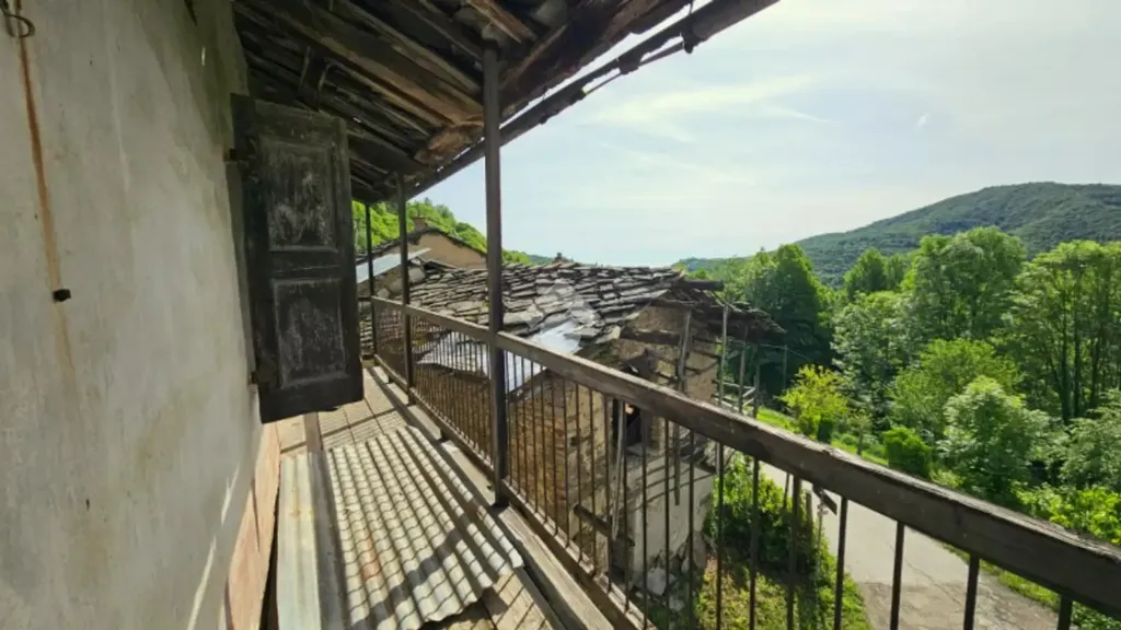 Balcone - Rustic Property with Garden in Prarostino
