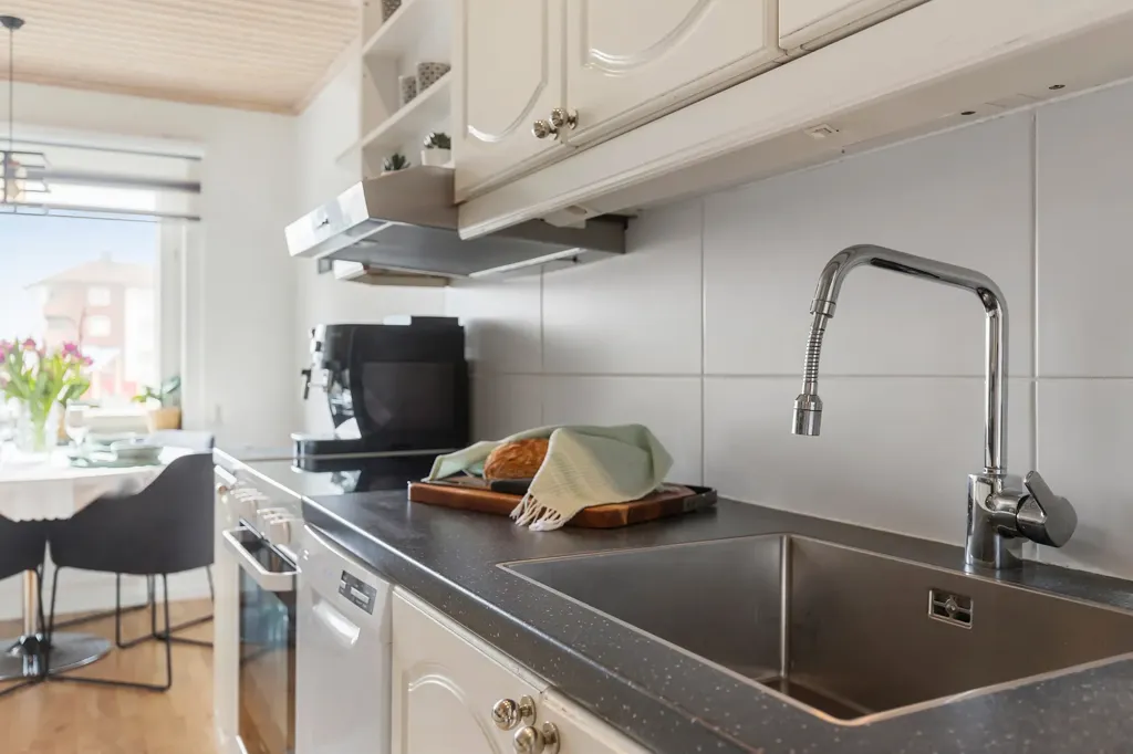 Cuisine - Apartment with Balcony in Gårdskulla