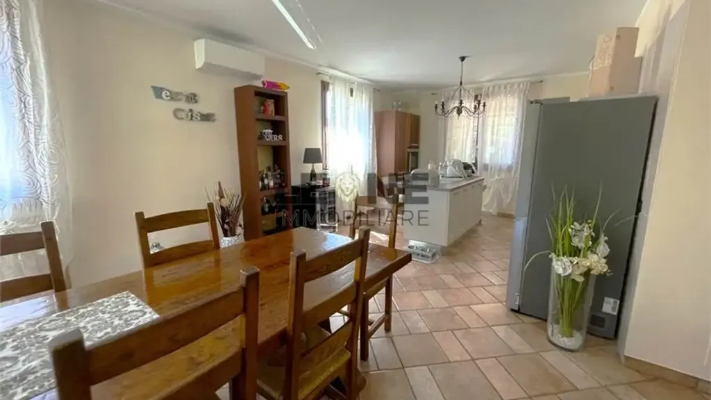 Söögituba - Trifamily Villa with Private Park in Vignola