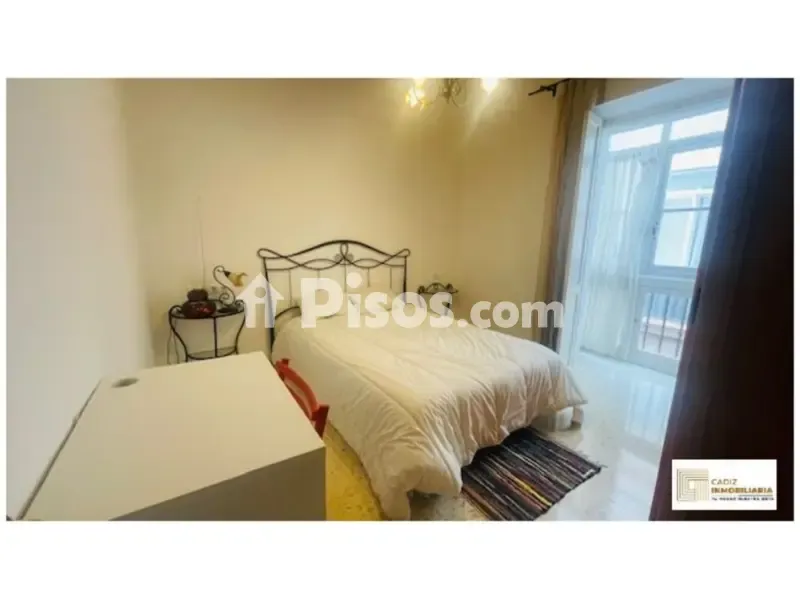 Chambres - 3-Bed Apartment with East View in Cádiz