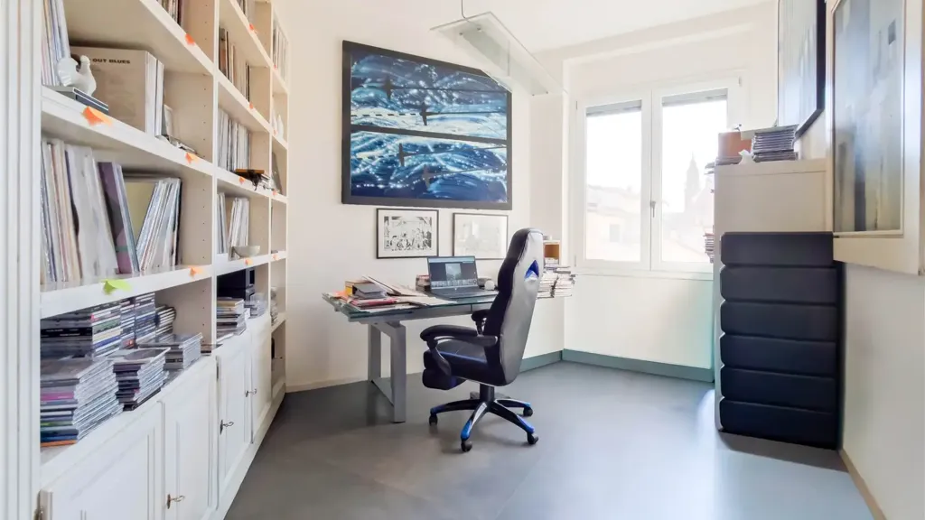 Bureau - Rustic-Style Apartment with Historic View in Florence