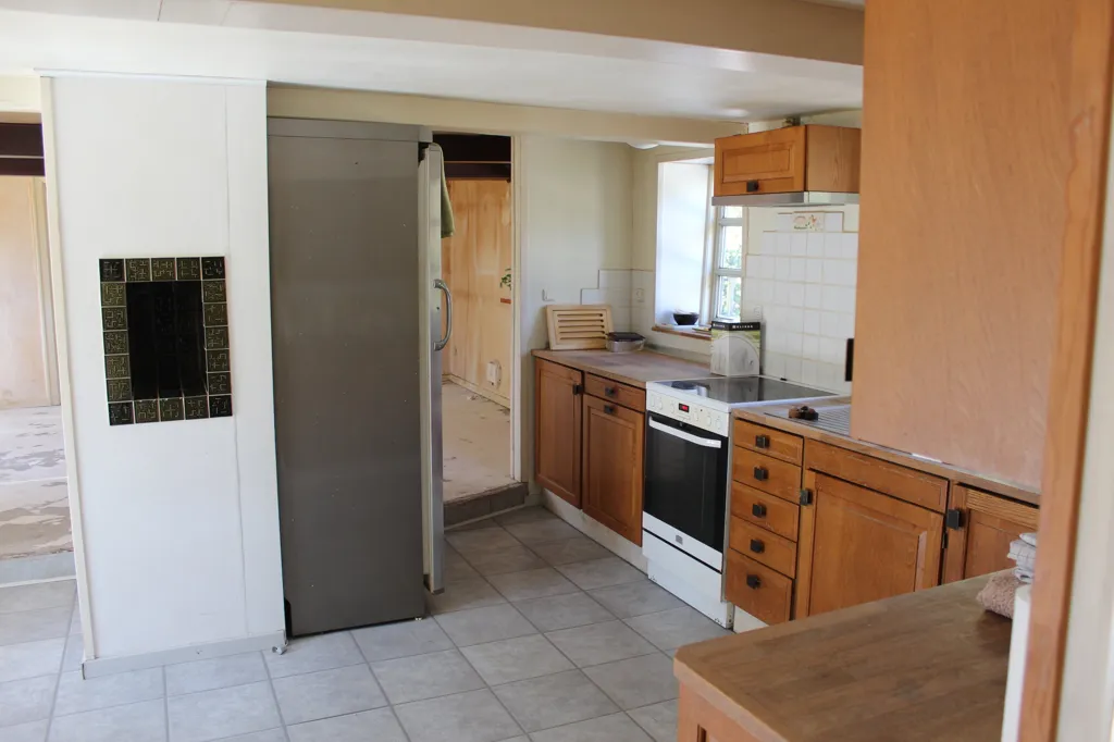 Cuisine - Handcrafted Cottage with Unique Garden in Kielstrup