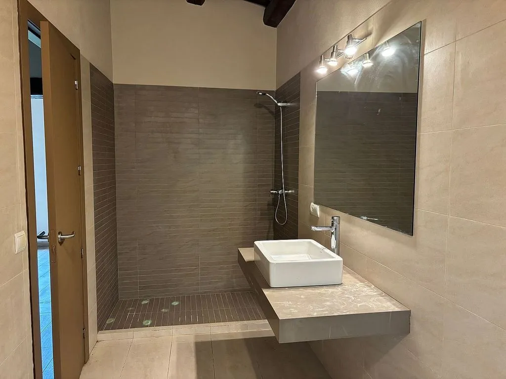 Bagni - Restored Masia with Garden in Quart