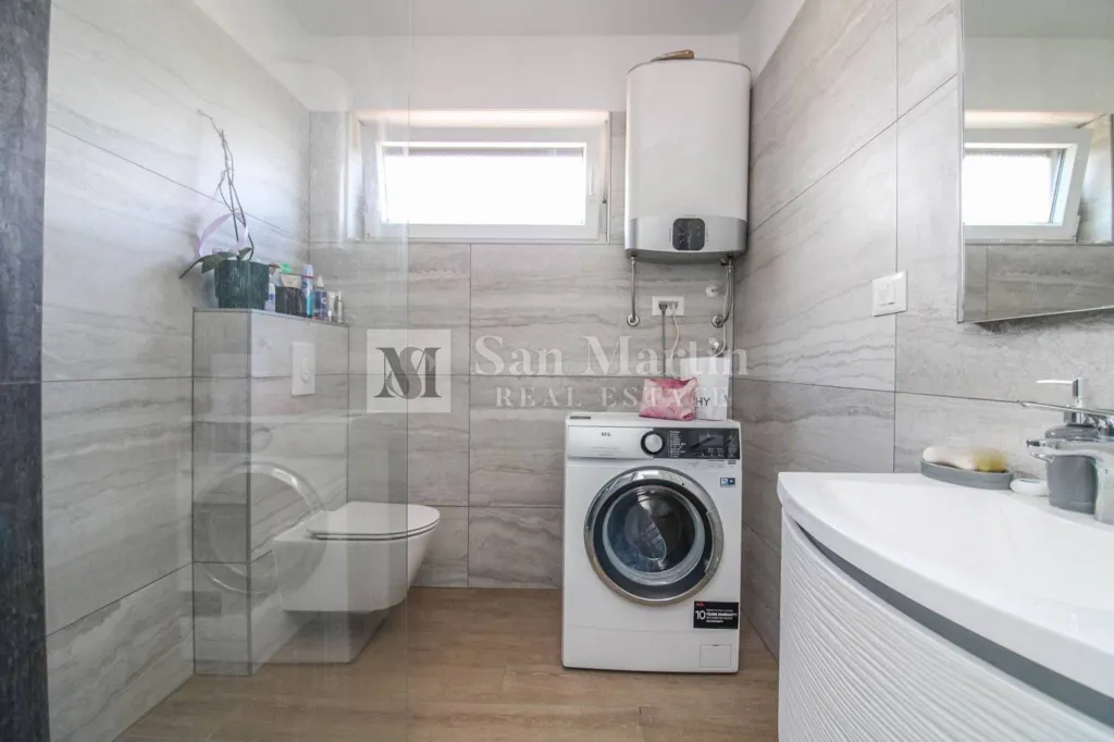 Bathrooms - Modern Apartment with Sea View in Poreč