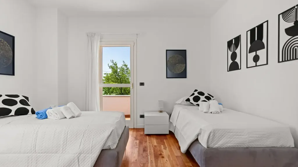 Chambres - Contemporary Villa with Pool in Imola