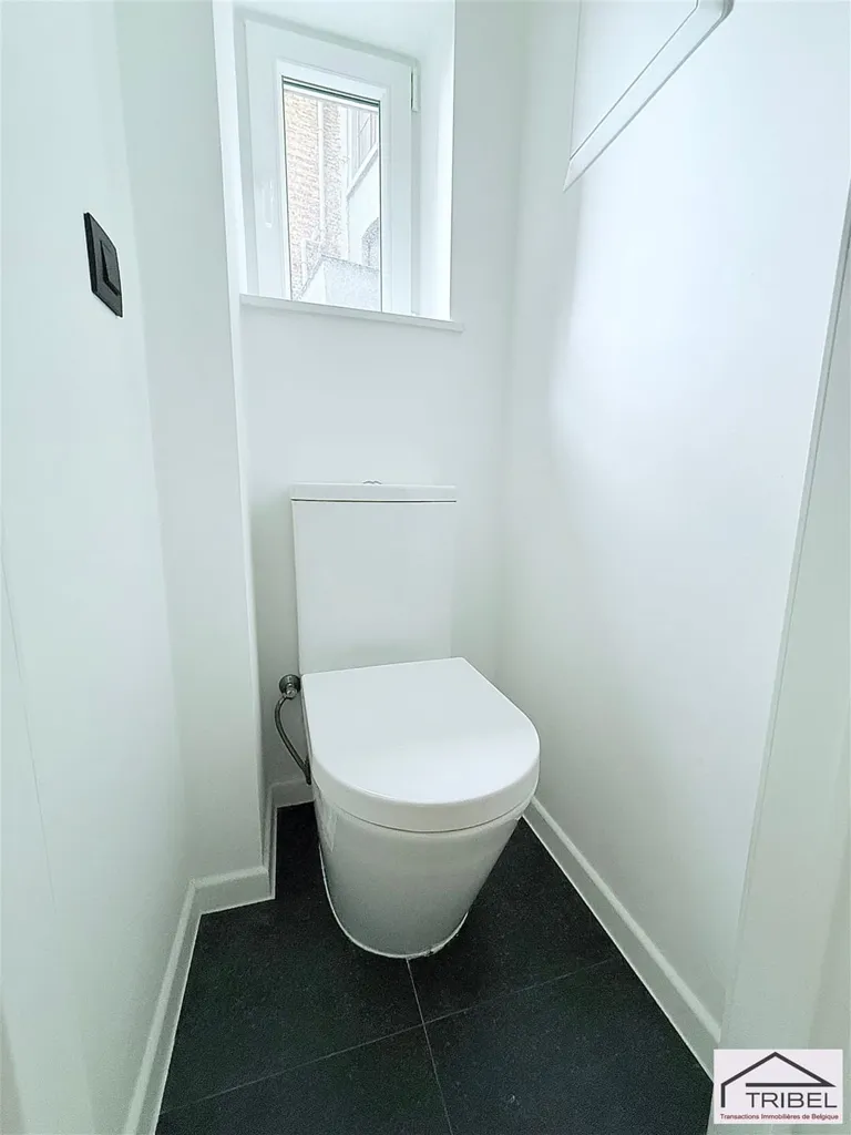 Salles de bain - Duplex Rénové avec Terrasse à Schaerbeek