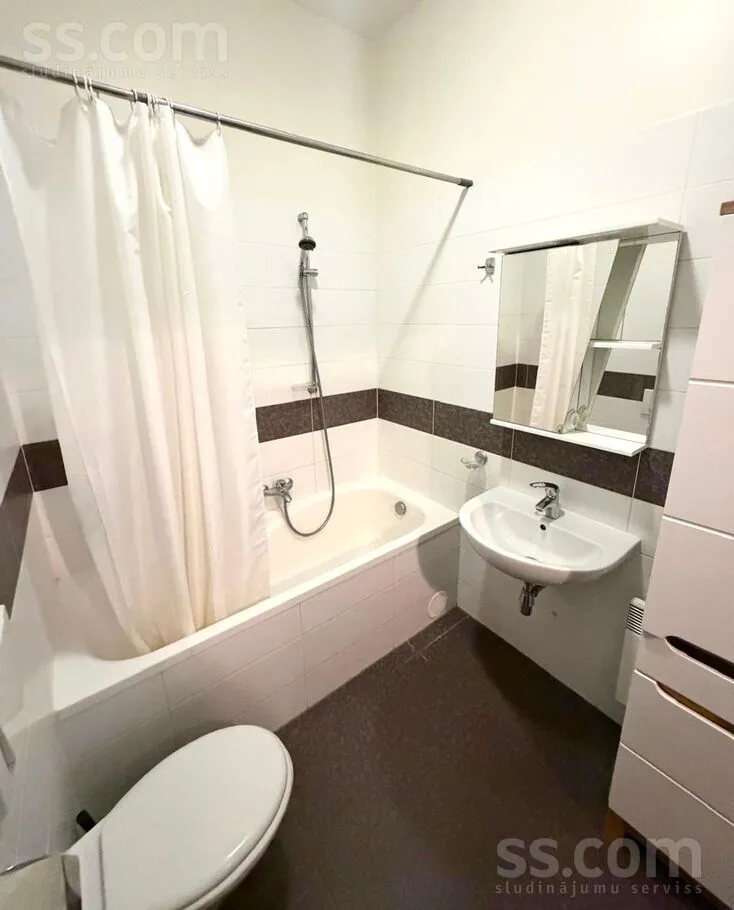 Vannitoad - Studio Apartment with Courtyard in Riga Centre