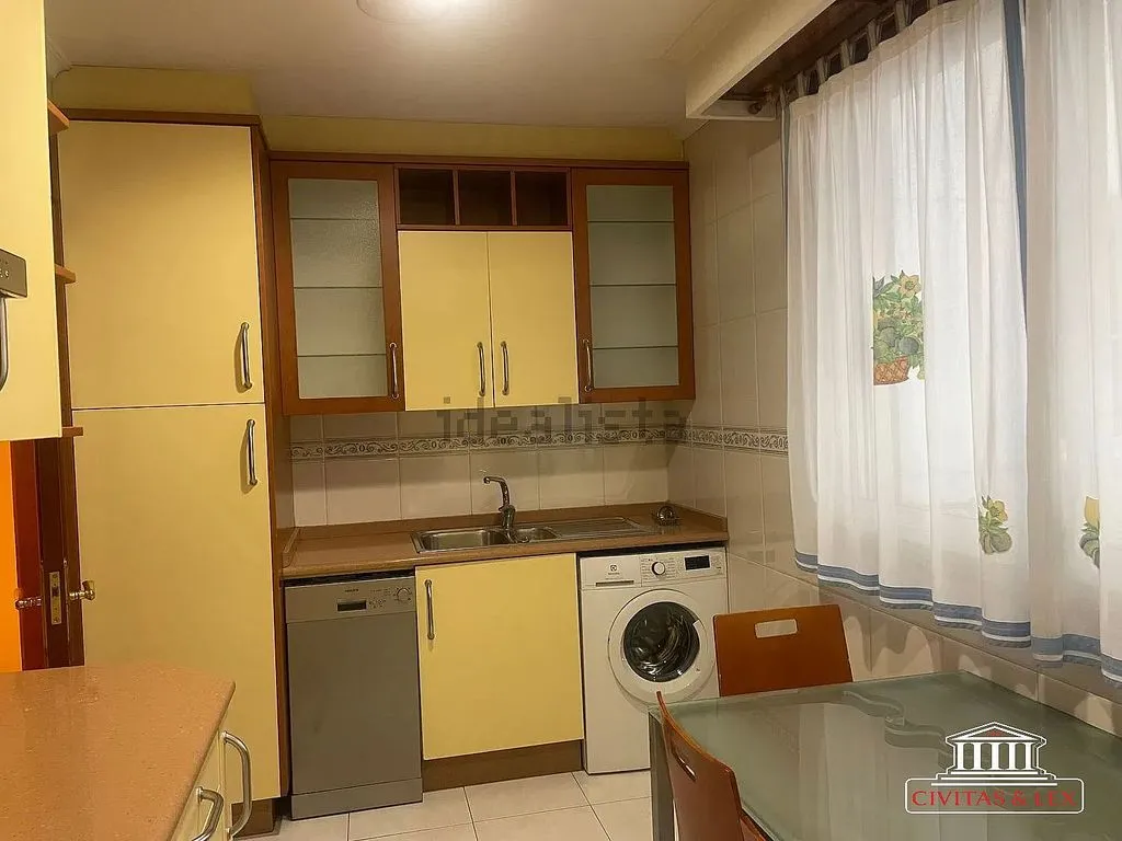 Köök - Apartment with Balcony and Garage in Ourense