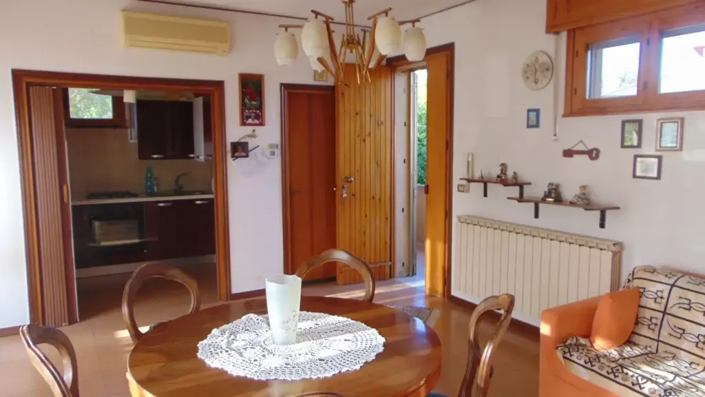 Söögituba - Apartment with Large Terrace in Papozze