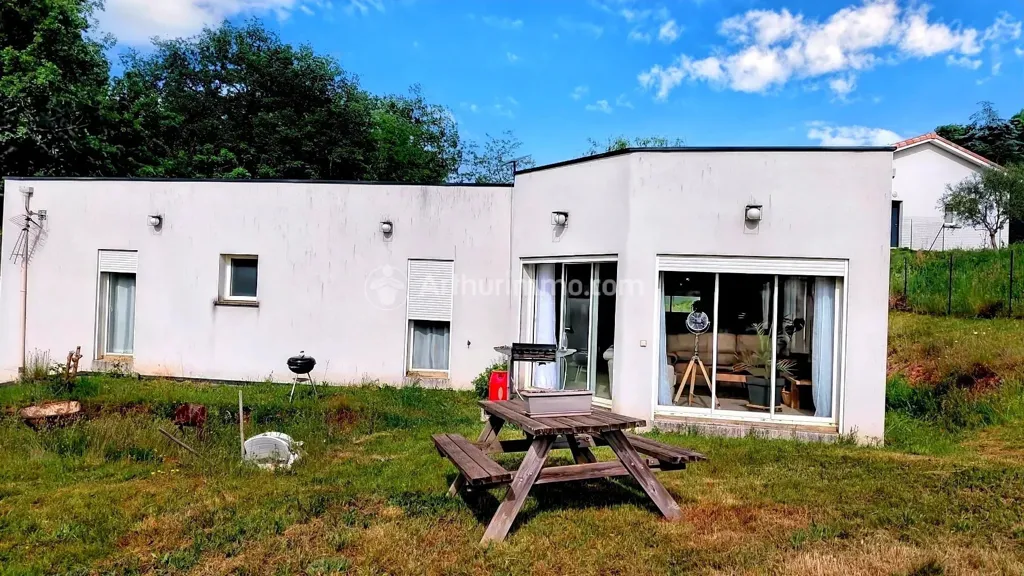 Extérieur - Villa Moderne au Calme avec Jardin à Burlats