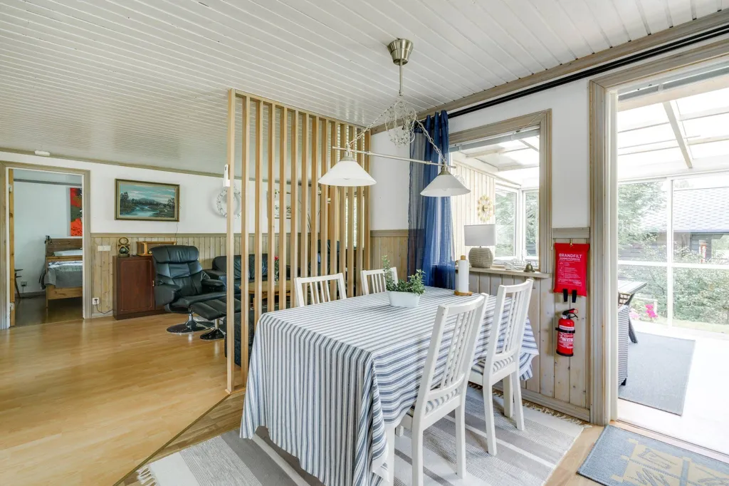 Söögituba - Charming Cottage with Lake View in Örebro