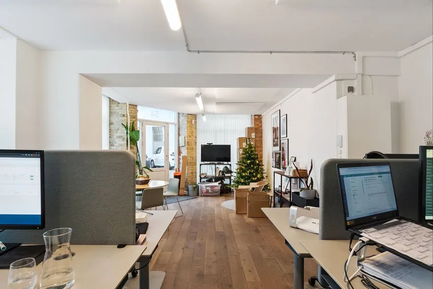 Bureau - Corner Commercial Unit with City Views in Copenhagen