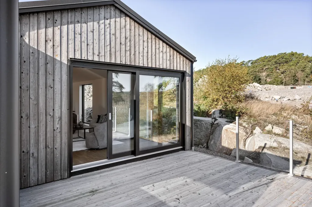 Terrass - Apartment with Sea View in Skutevikshöjden