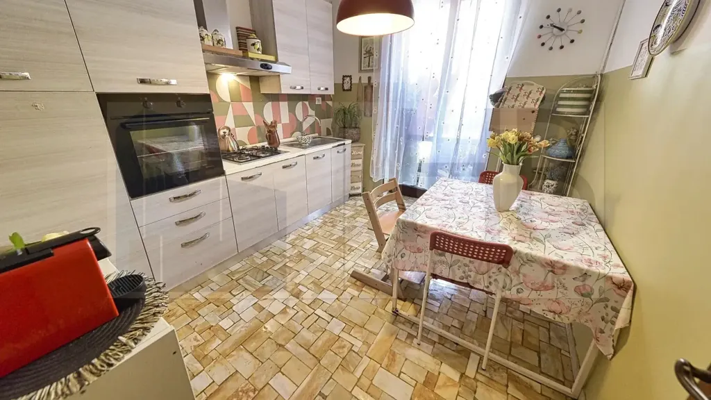 Cuisine - Spacious Trilocale with Balcony in Milan