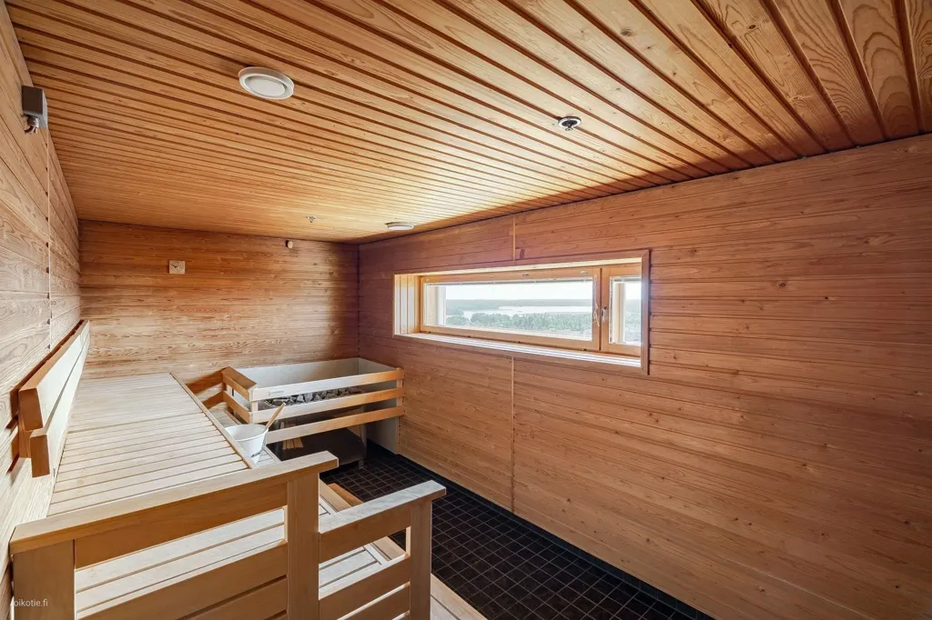 Pièces - Studio Apartment with Glazed Balcony in Espoo
