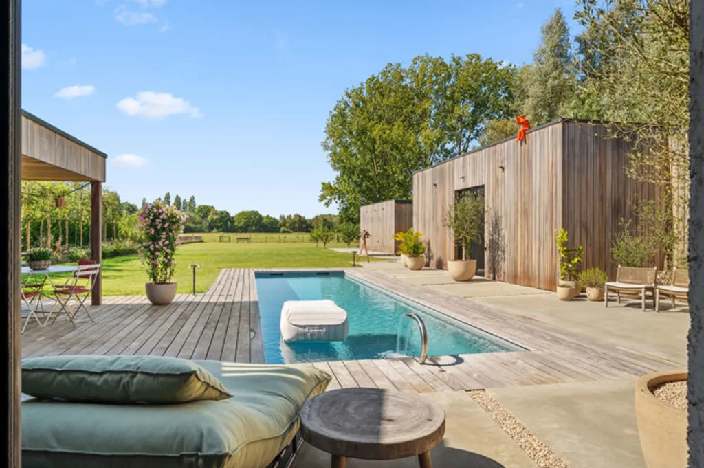Piscina - Modern Villa with Pool in Putte