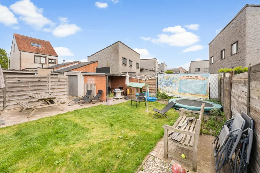 Garden - Detached House with Double Glazing in Sinaai