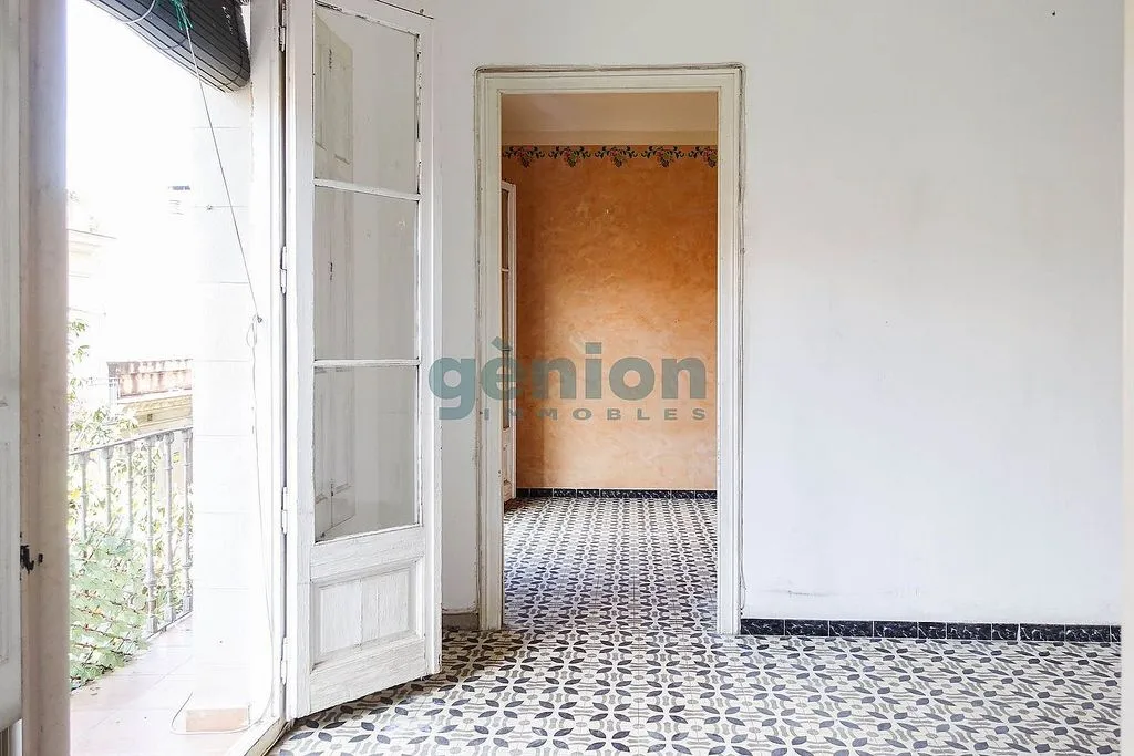 Toad - Historic Flat with Balcony in Girona Centre