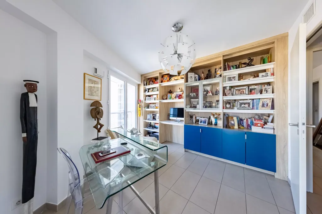Bureau - Appartement Luxe avec Vue Panoramique à Montpellier