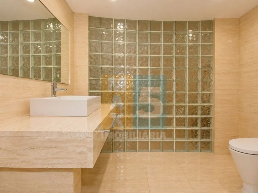 Vannitoad - Luxury Duplex Flat with Garage in Odivelas