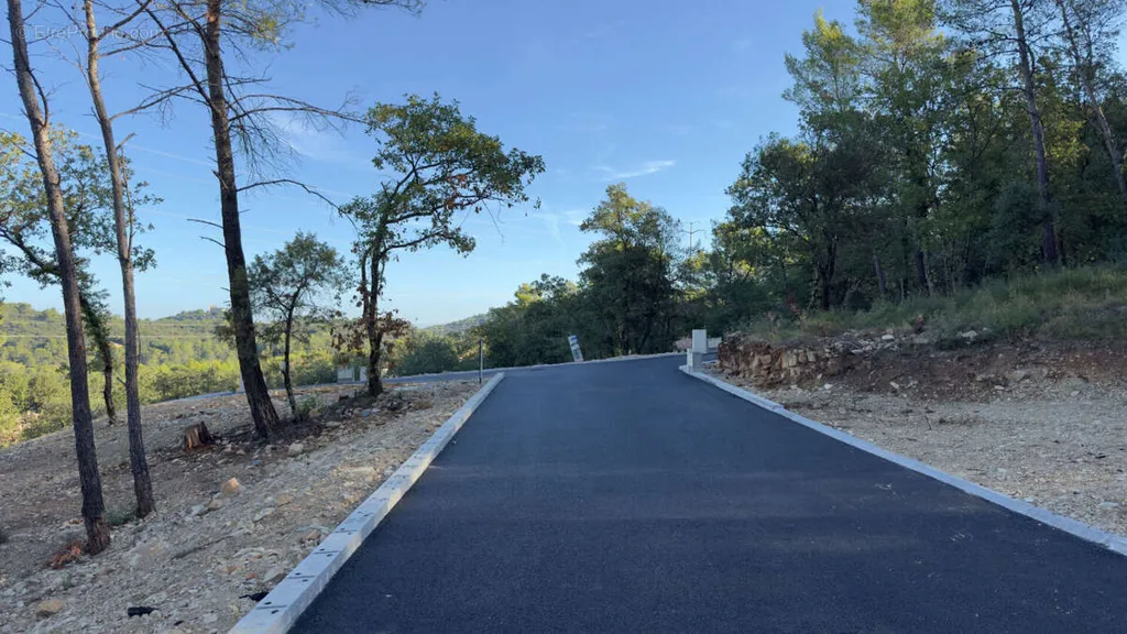 Extérieur - Terrain à Bâtir avec Vue Dominante à Rocbaron
