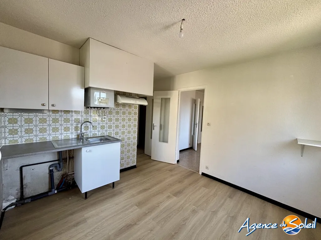Köök - 3-Bed Flat with Balcony in Narbonne