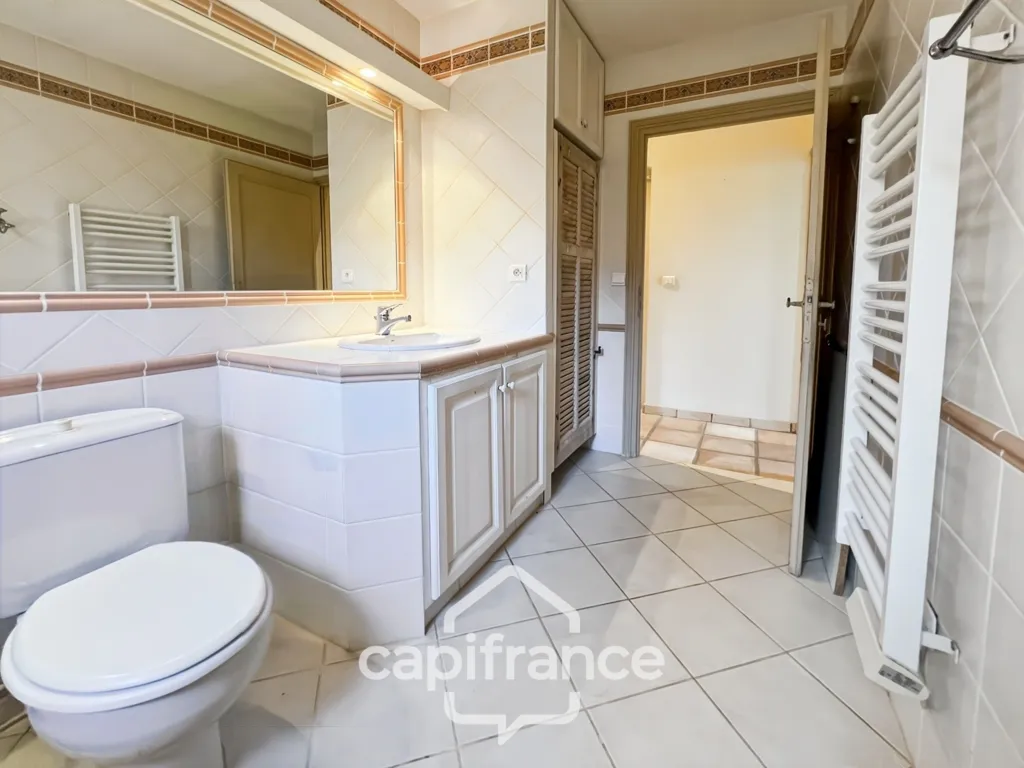 Salles de bain - Villa avec Vue Golf au Domaine de Pont Royal