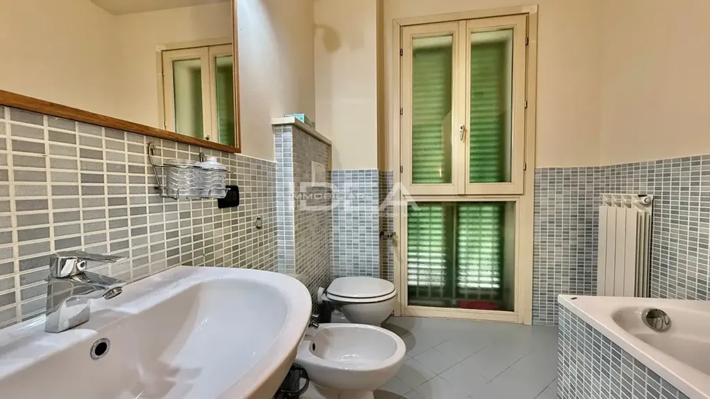 Bathrooms - Contemporary Villa with Balconies in Lucca