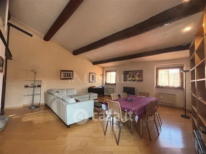 Salle à manger - Two-Level Apartment with Parking in Verona Centre