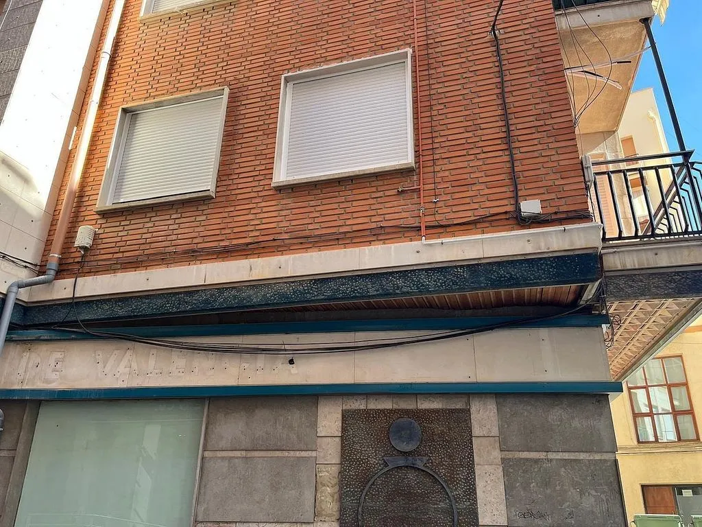Exterior - Modernised Flat with Balcony in Almansa Centre