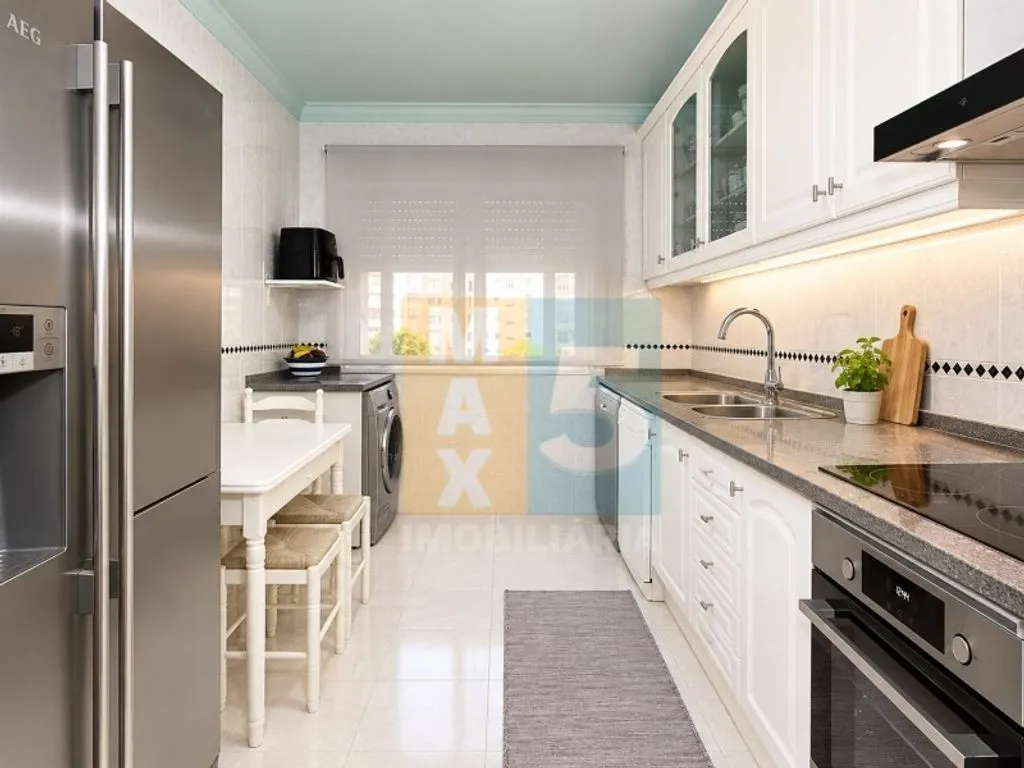Köök - Luxury Duplex Flat with Garage in Odivelas
