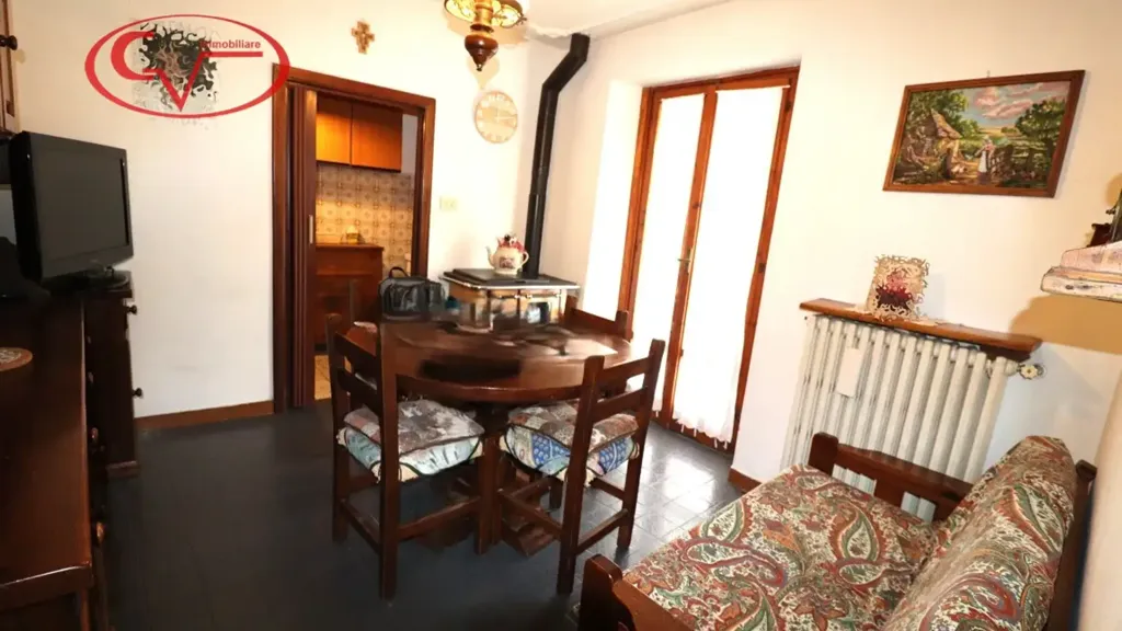 Salle à manger - Semi-Independent Apartment with Garage in Montevarchi