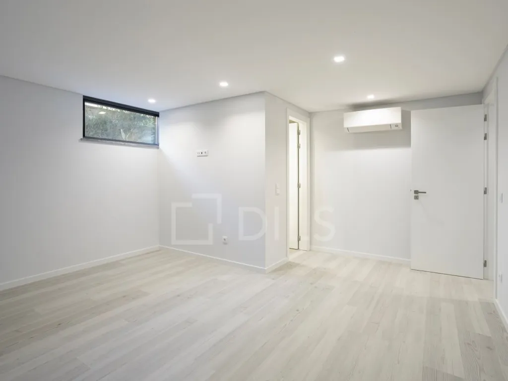 Toad - T5+3 House with Pool in Cascais