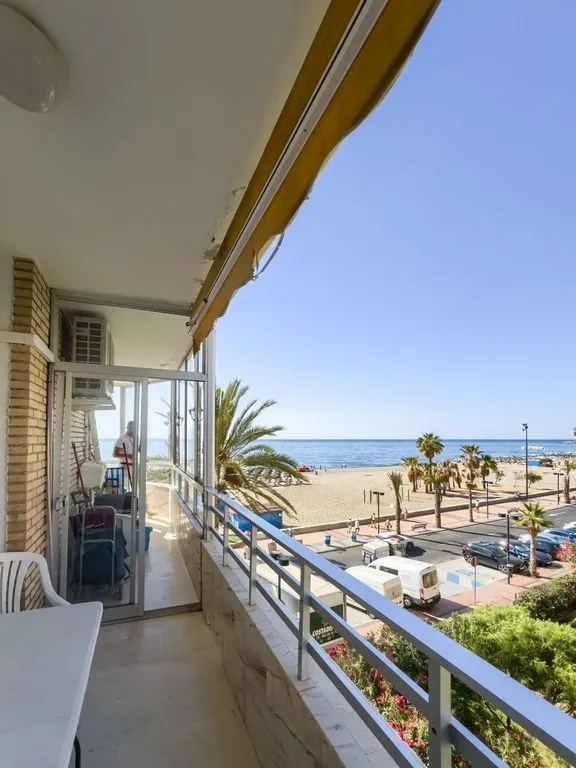 Rõdu - Beachfront Flat with Sea View in Fuengirola