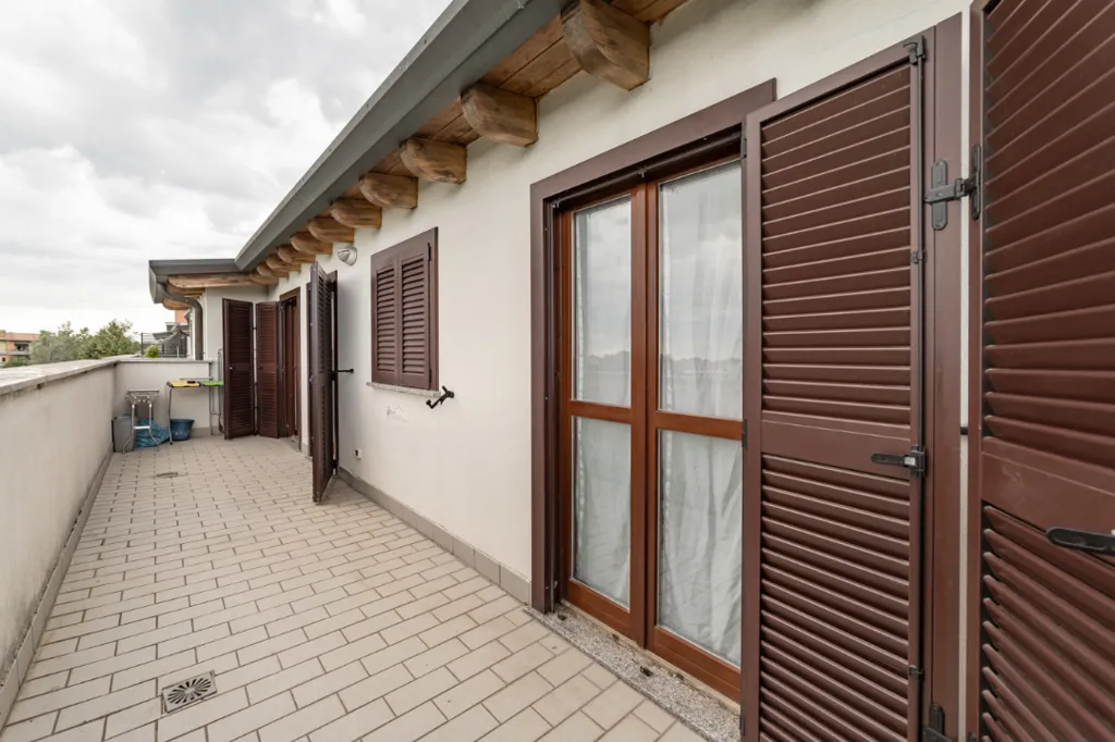Balcon - Apartment with Terraces in Rozzano